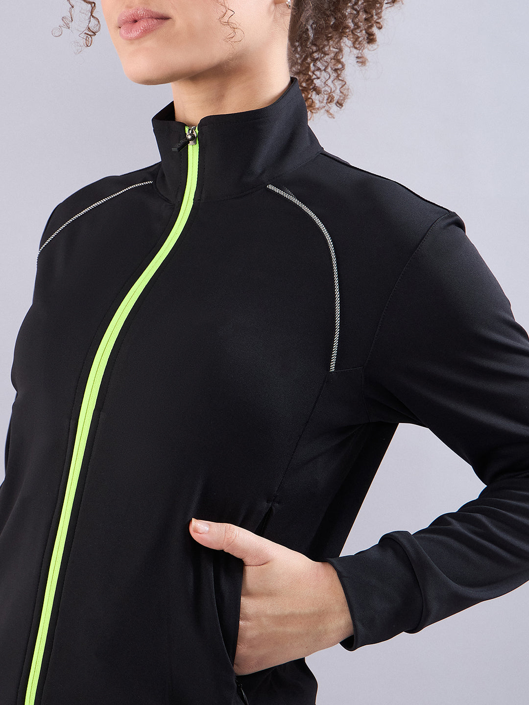 SG Women's H1WJ8056 Jacket