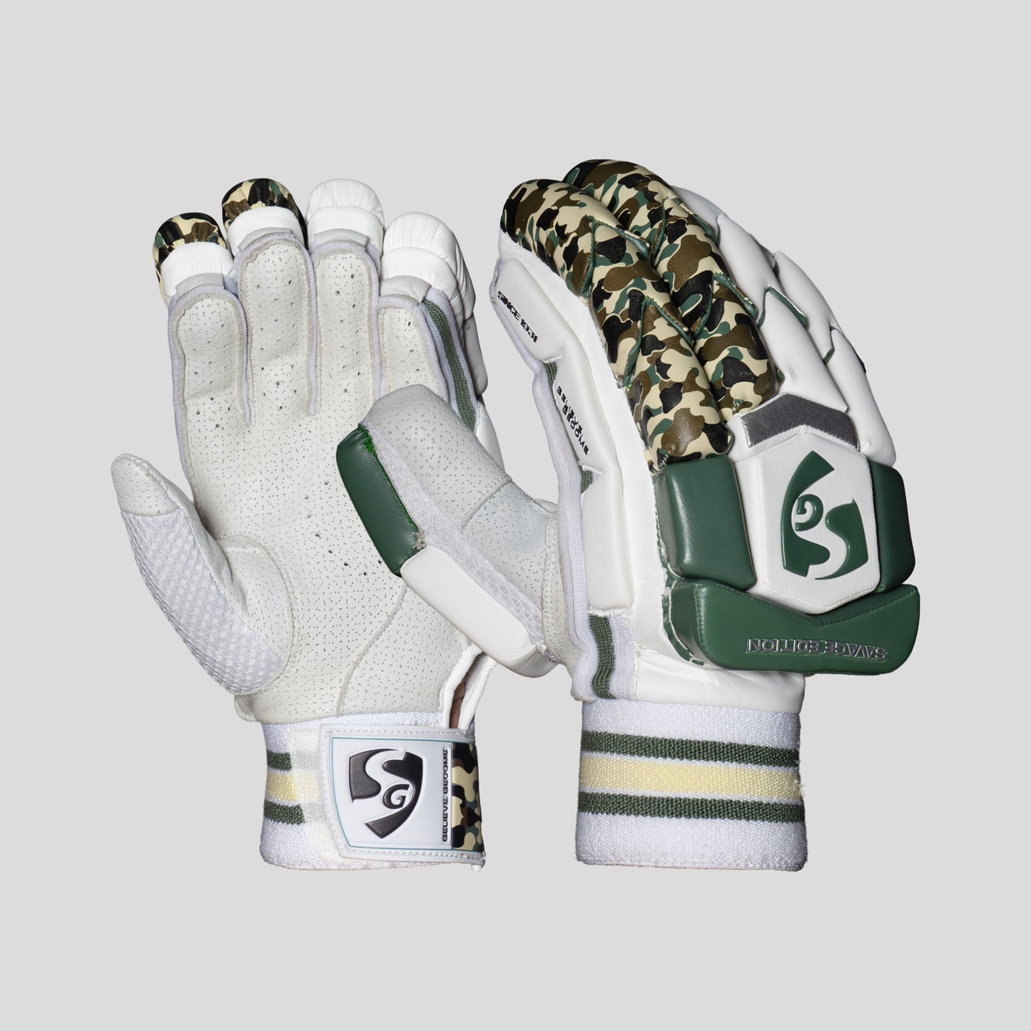 SG Savage Edition Batting gloves