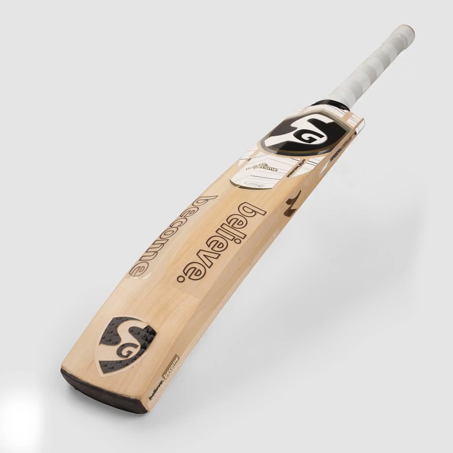 SG SM Smash Cricket Bat - Top Grade International Willow