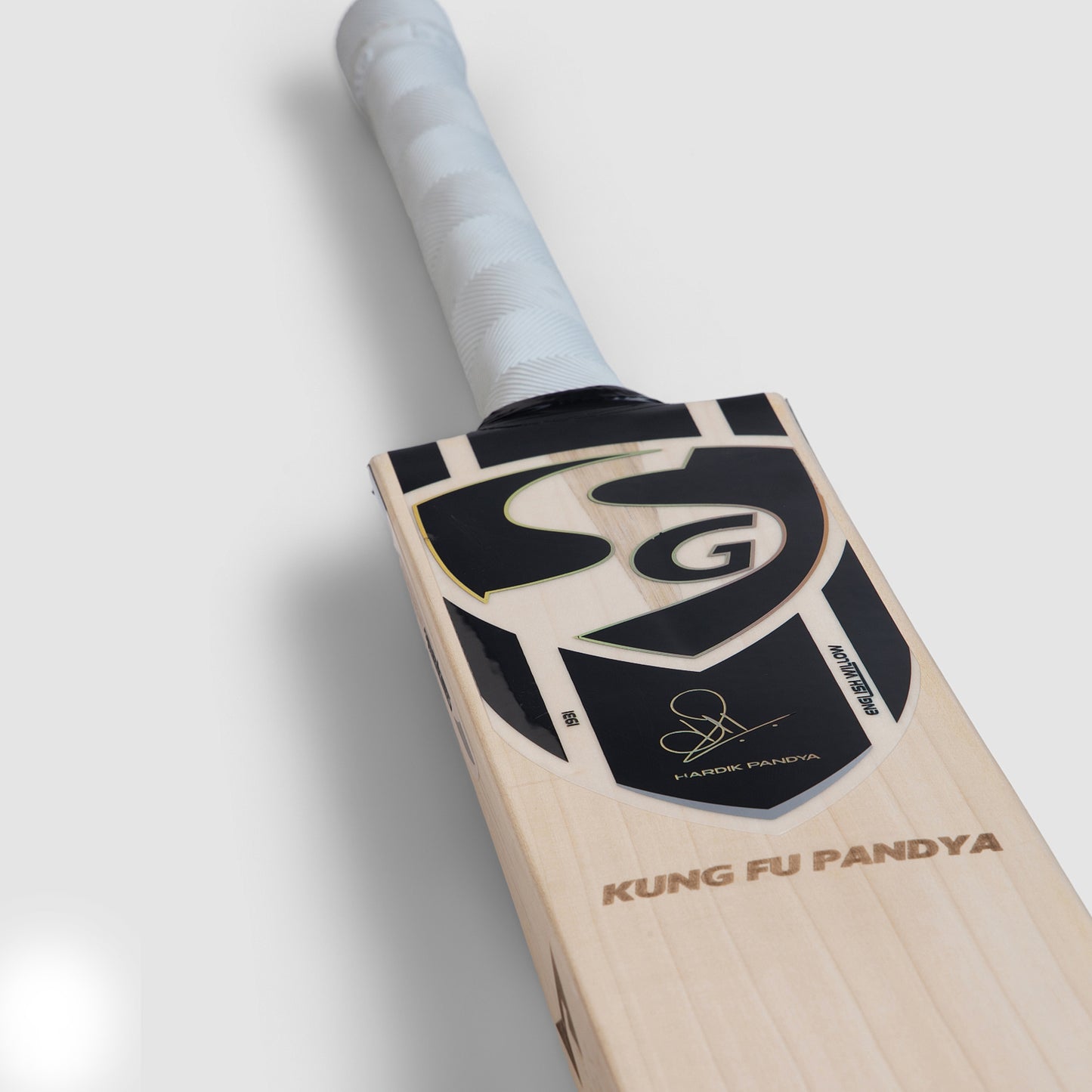 Cricket Bat SG Kung Fu Pandya