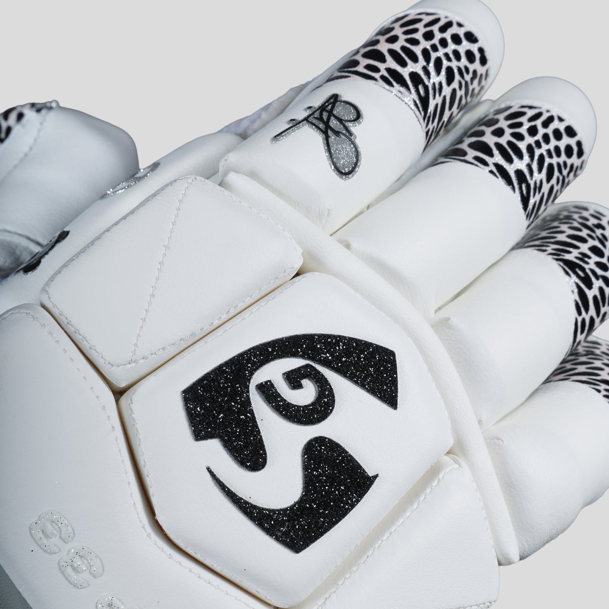 SG HP33 Privee Batting Gloves