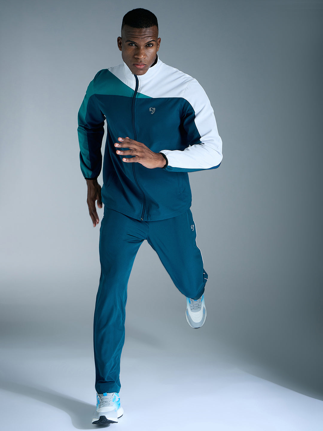 Track outlet suit