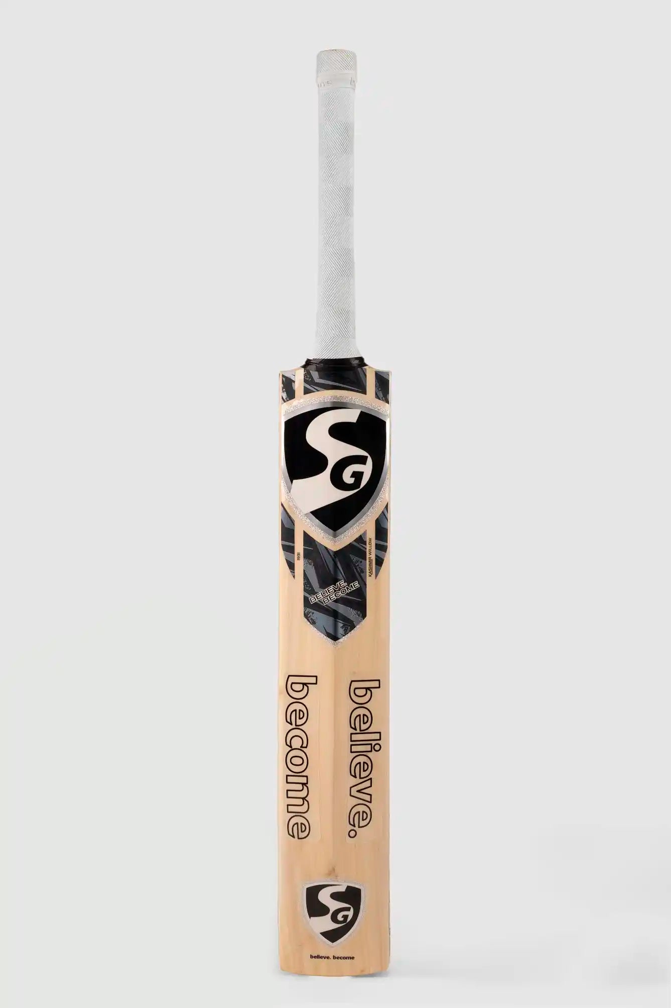 SG Titan 2.0 Kashmir Willow Bat