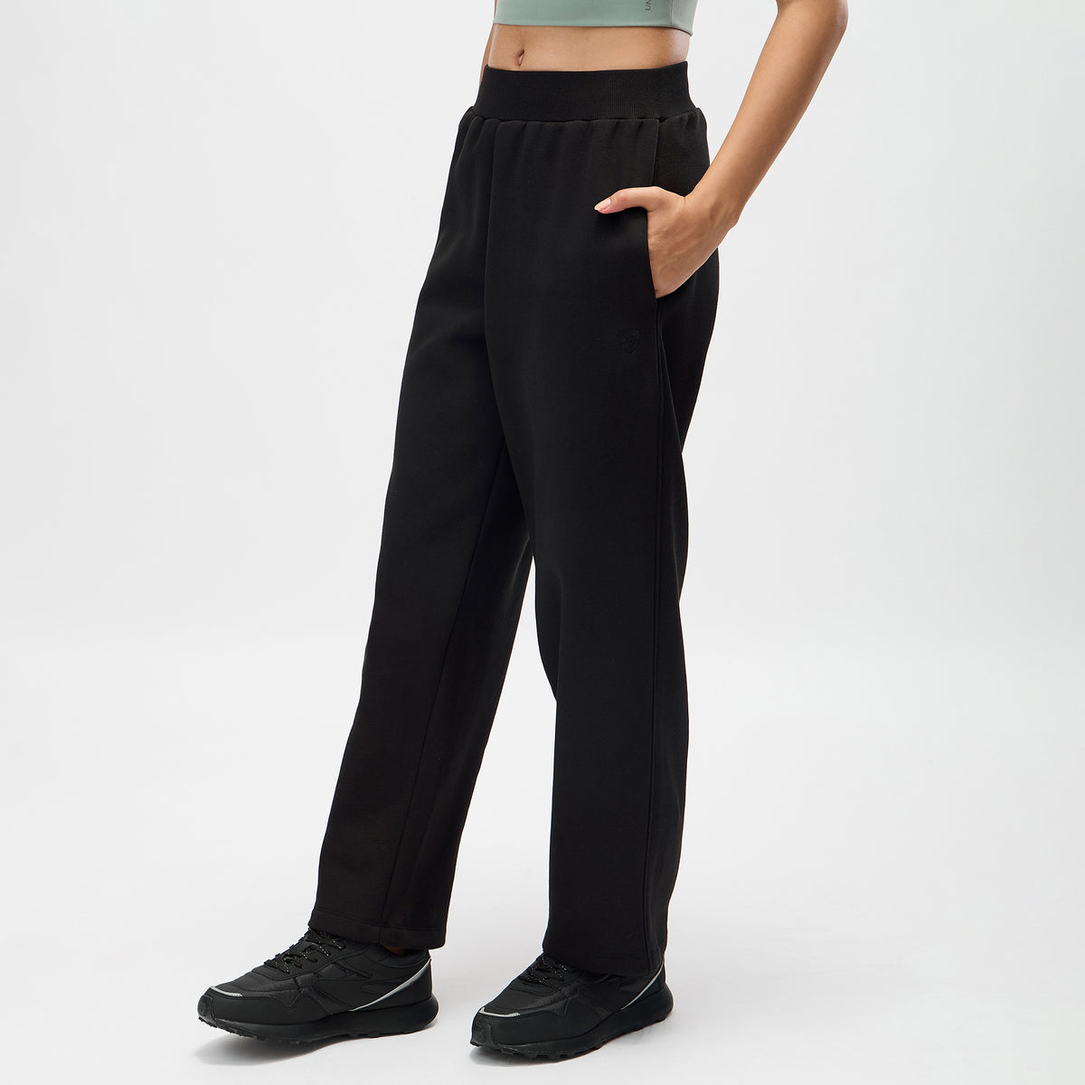 SG On Court Trackpant Loose Fit  - Women's
