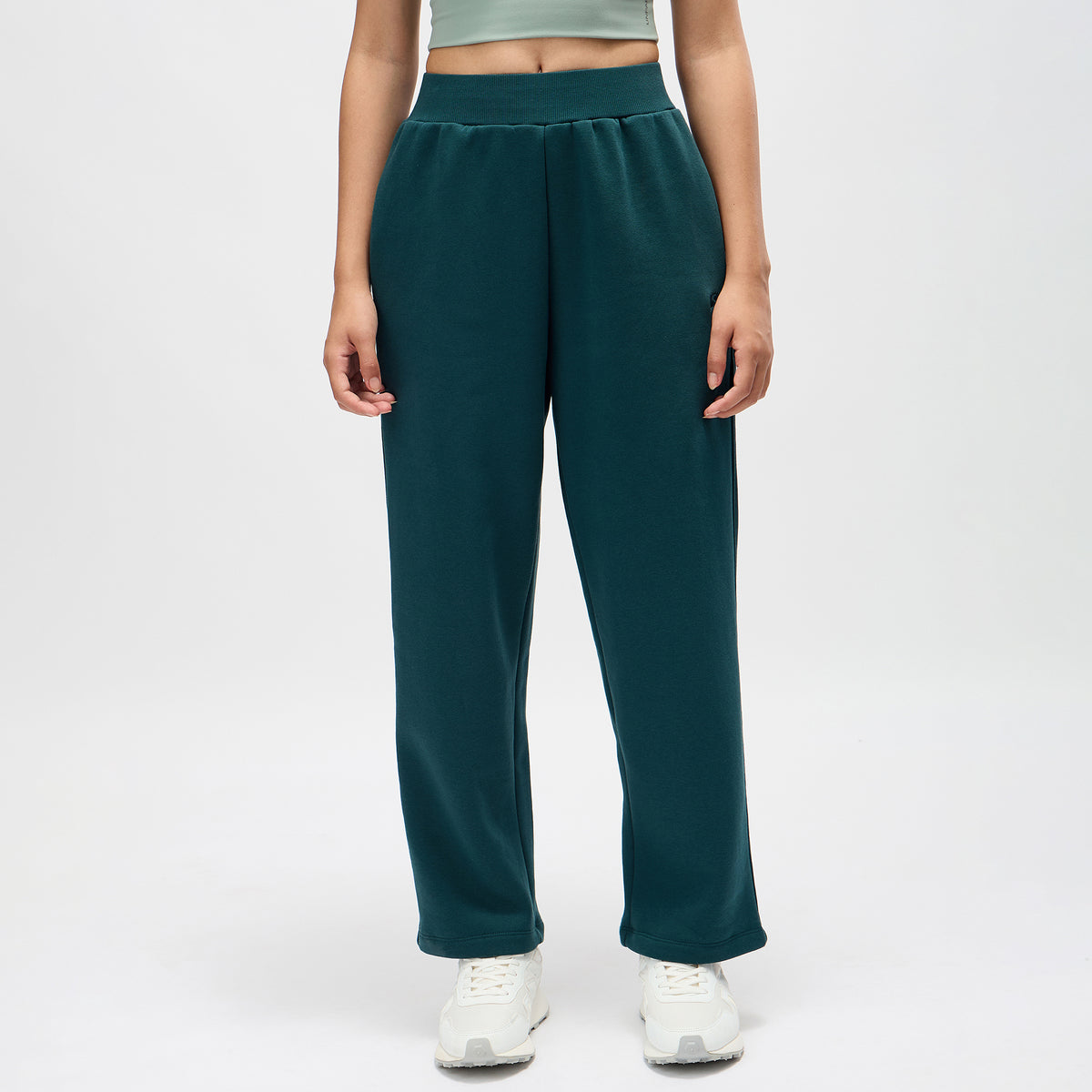 SG On Court Trackpant Loose Fit  - Women's