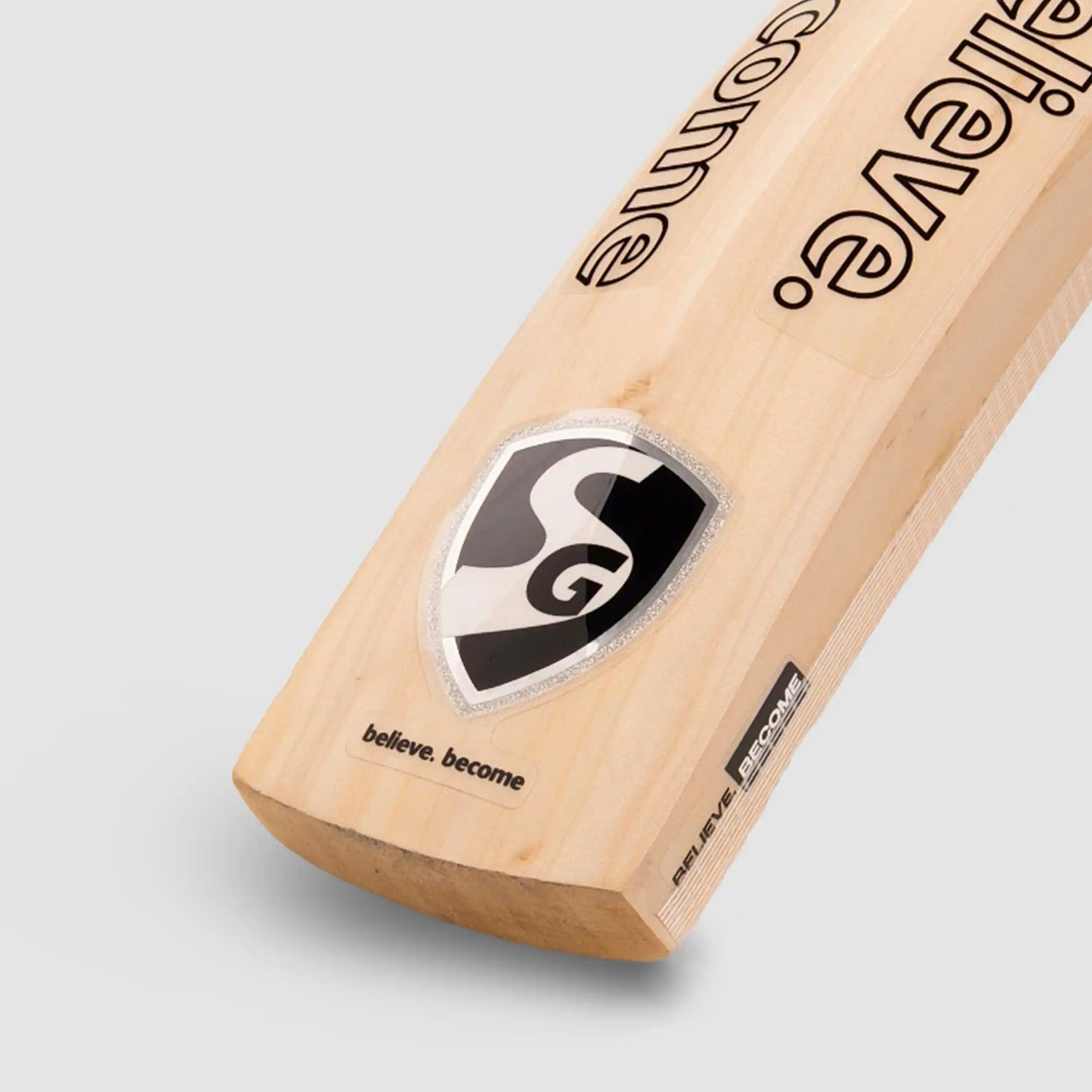 SG Titan 2.0 Kashmir Willow Bat