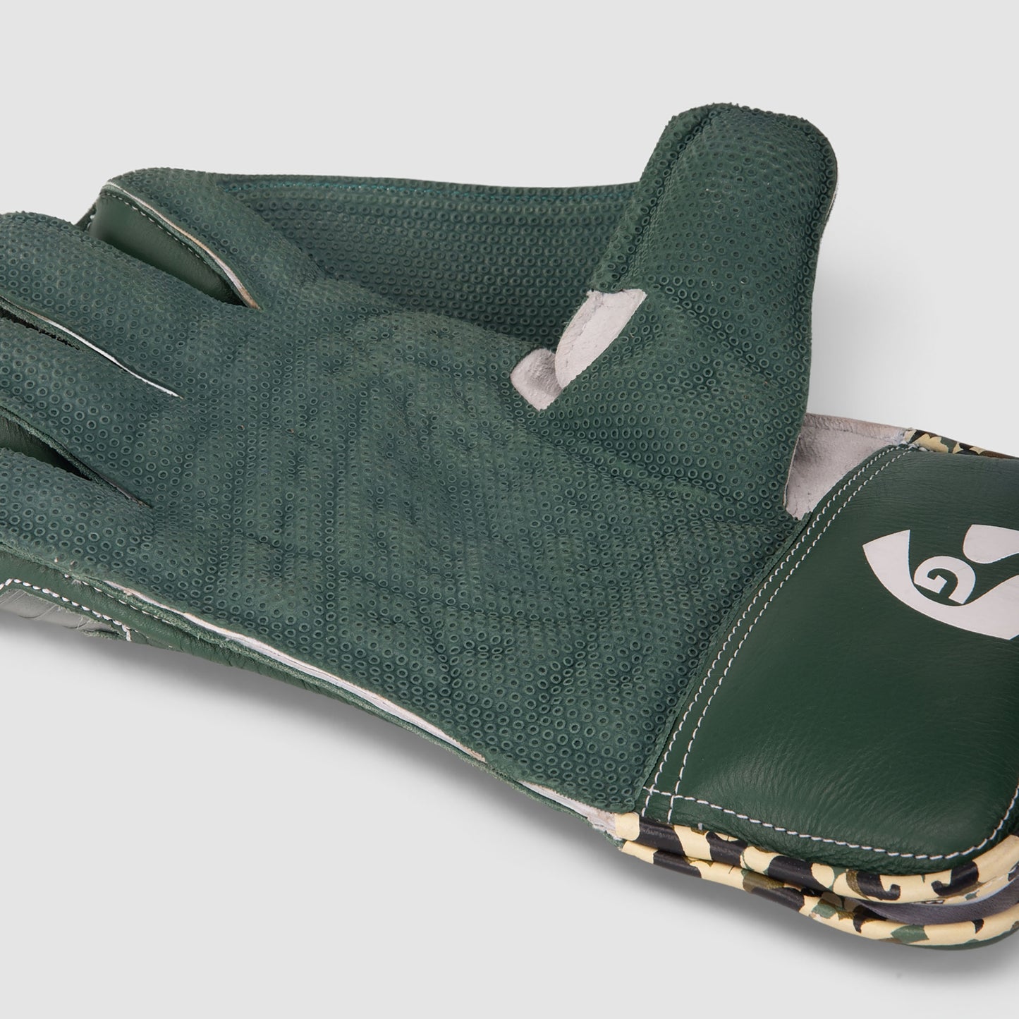 Savage Wicket Keeping Gloves - W.K. Gloves