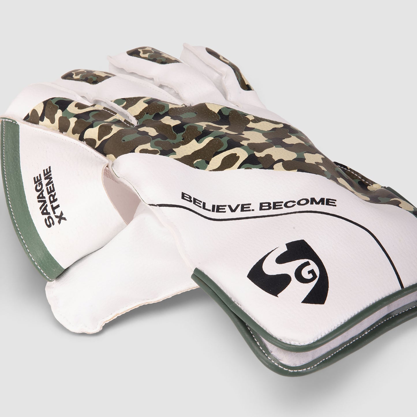 SG Savage Xtreme Wicket Keeping Gloves