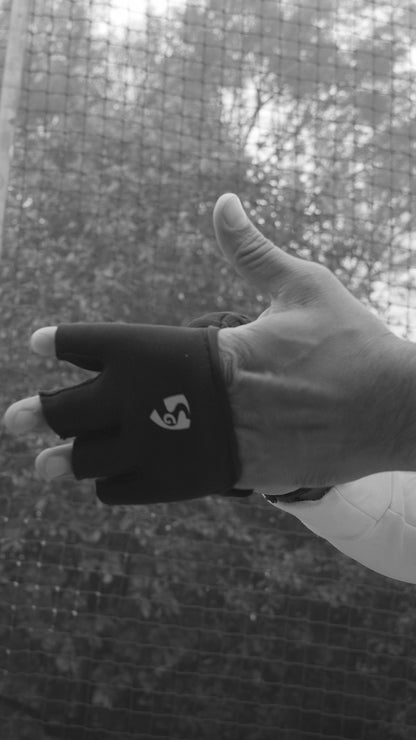 SG HP 33 Catching Gloves