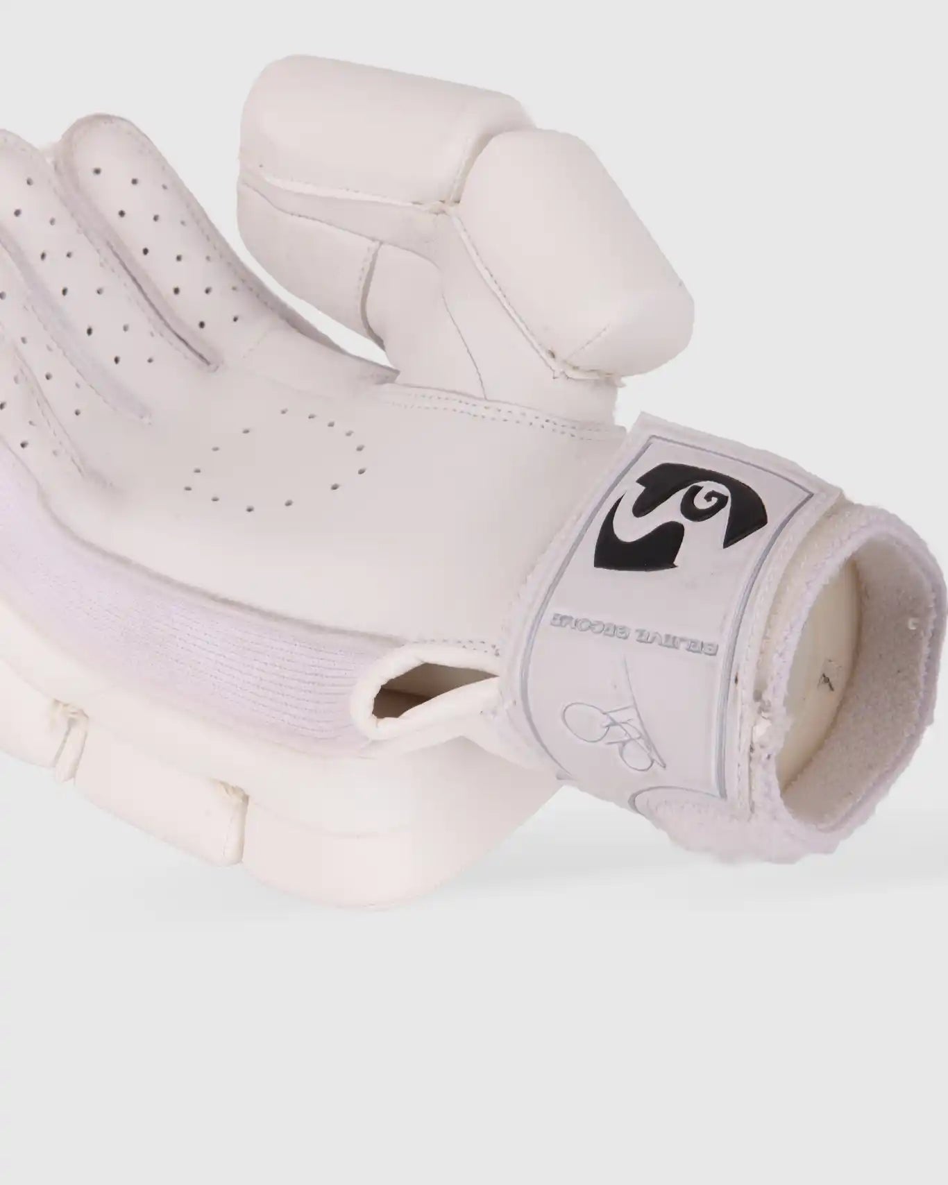 SG HP 33 Batting gloves
